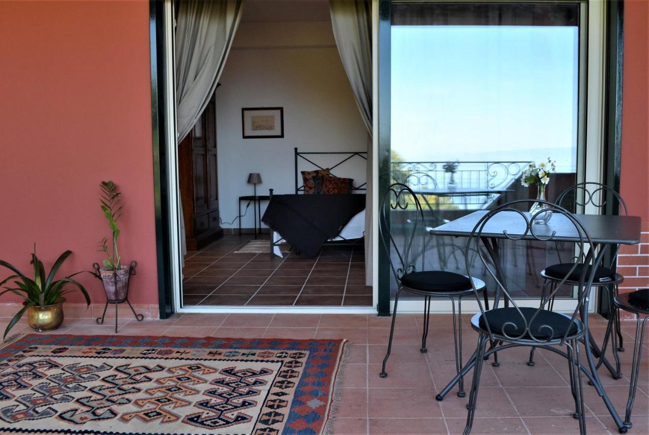 Villa Vittorio - Splendid panoramic sea view terrace Taormina Esterno foto